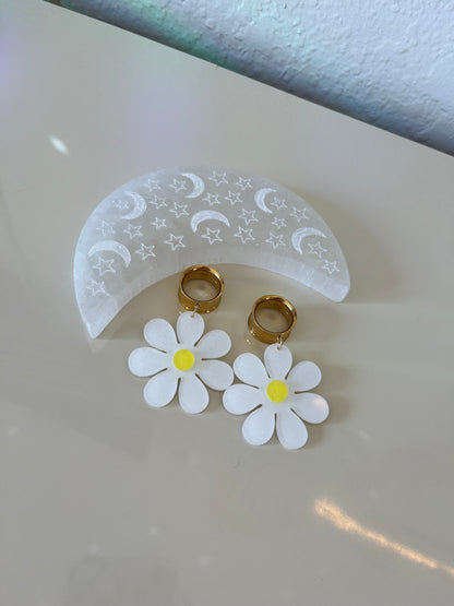 Daisy Dangle Plugs