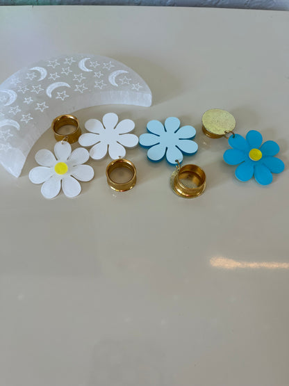 Daisy Dangle Plugs